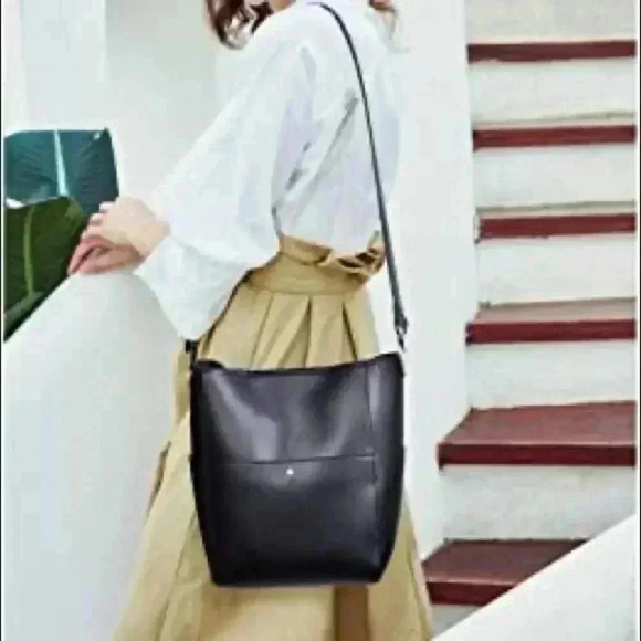 BromenSmooth Black Vegan Leather Hobo/Bucket Bag